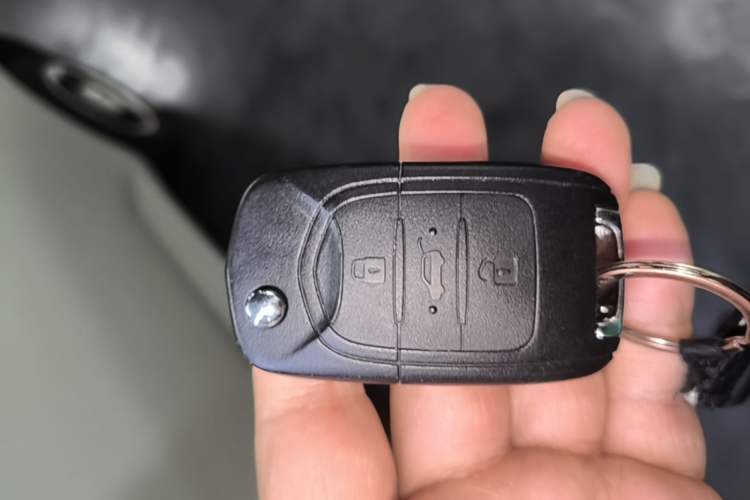 Used Wuling Hongguang MINIEV 2024 3rd Generation 215km Youth Edition Vehicle Key