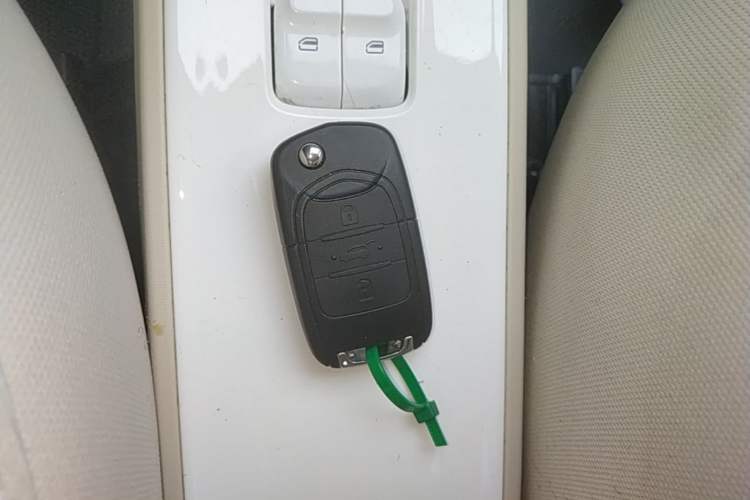 Used Wuling Hongguang MINIEV 2024 3rd Generation 215km Youth Edition Vehicle Key