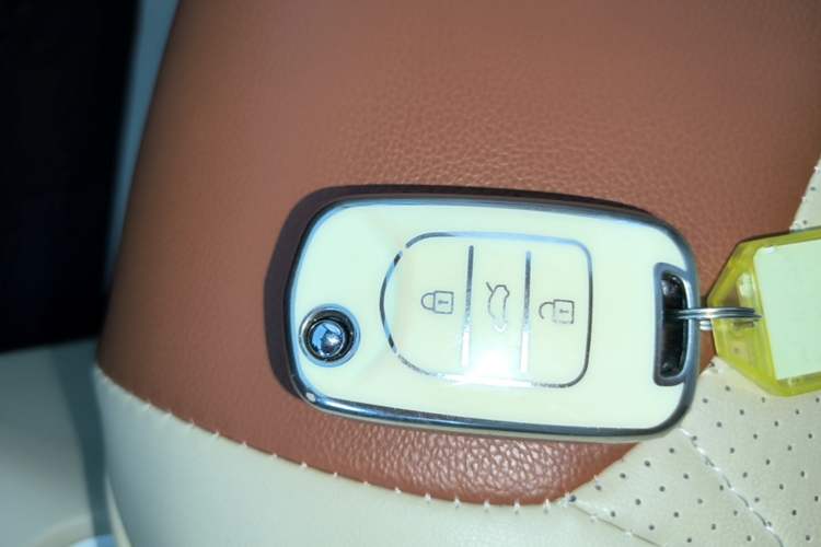 Used Wuling Hongguang MINIEV 2024 3rd Generation 215km Youth Edition Vehicle Key