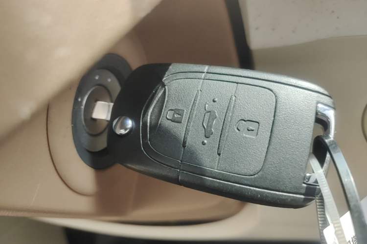 Used Wuling Hongguang MINIEV 2024 3rd Generation 215km Youth Edition Vehicle Key