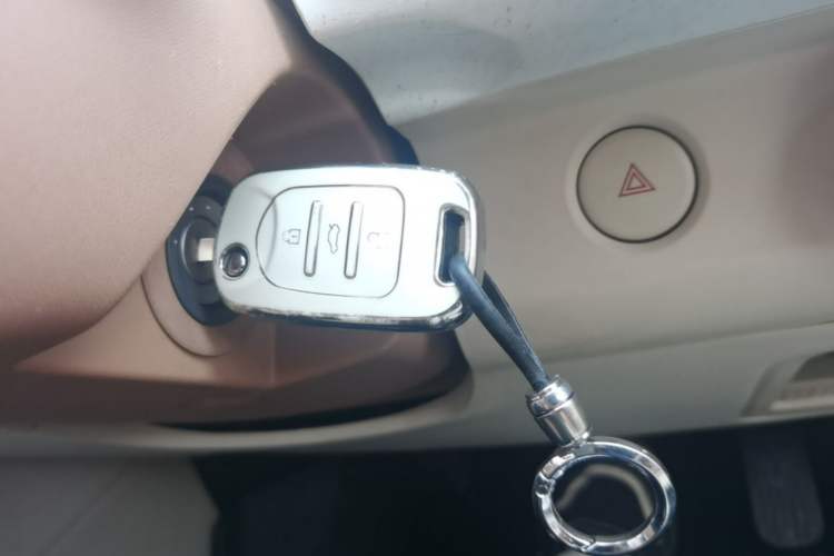 Used Wuling Hongguang MINIEV 2024 3rd Generation 215km Youth Edition Vehicle Key