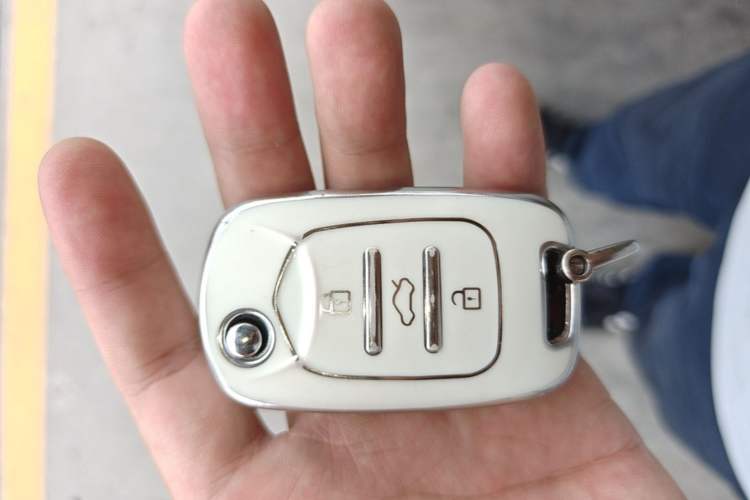 Used Wuling Hongguang MINIEV 2024 3rd Generation 215km Youth Edition Vehicle Key