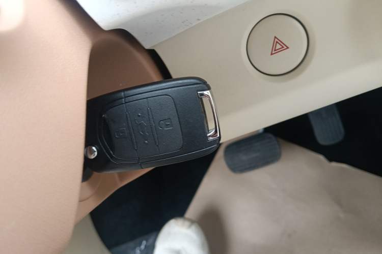 Used Wuling Hongguang MINIEV 2024 3rd Generation 215km Youth Edition Vehicle Key