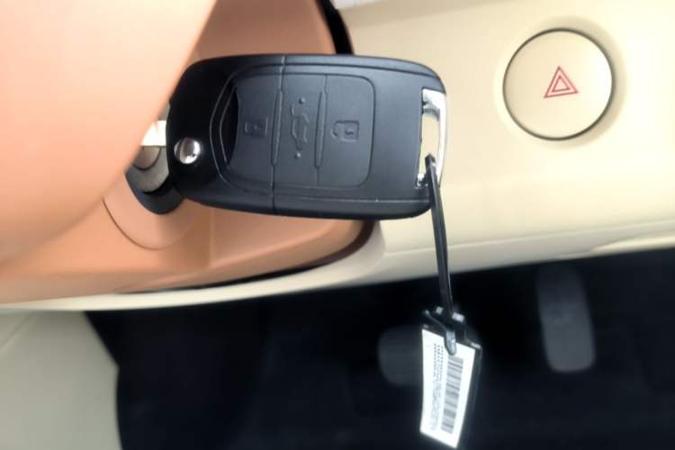 Used Wuling Hongguang MINIEV 2024 3rd Generation 215km Youth Edition Vehicle Key
