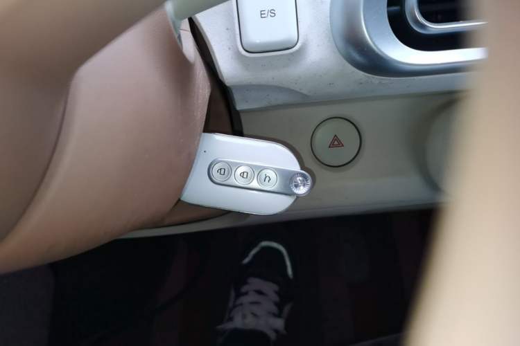 Used Wuling Hongguang MINIEV 2024 3rd Generation 215km Advanced Version Vehicle Key