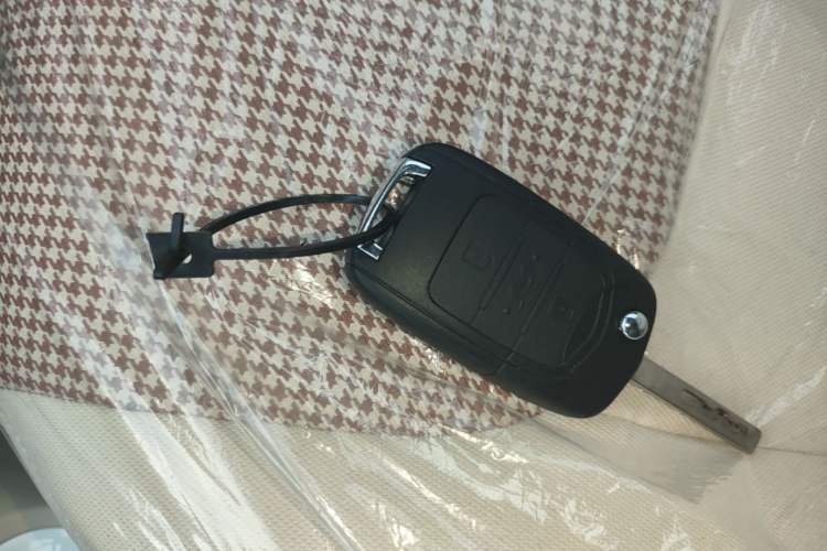 Used Wuling Hongguang MINIEV 2024 3rd Generation 215km Youth Edition Vehicle Key