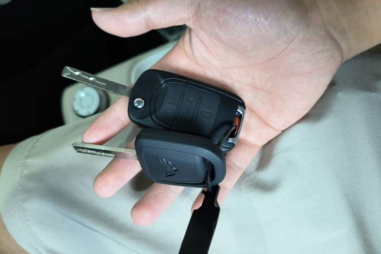 Used Wuling Hongguang MINIEV 2024 3rd Generation 215km Youth Edition Vehicle Key