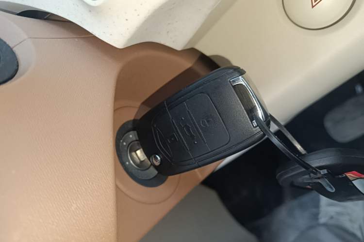 Used Wuling Hongguang MINIEV 2024 3rd Generation 215km Youth Edition Vehicle Key