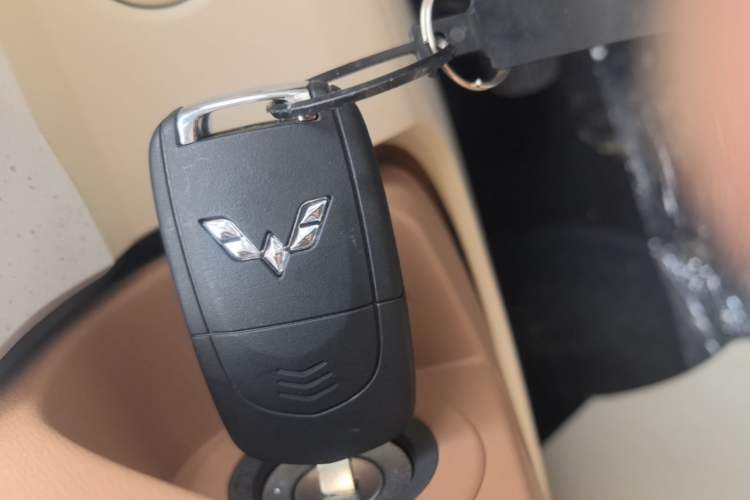 Used Wuling Hongguang MINIEV 2024 3rd Generation 215km Youth Edition Vehicle Key