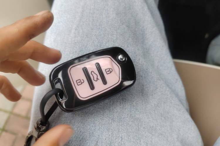 Used Wuling Hongguang MINIEV 2024 3rd Generation 215km Youth Edition Vehicle Key