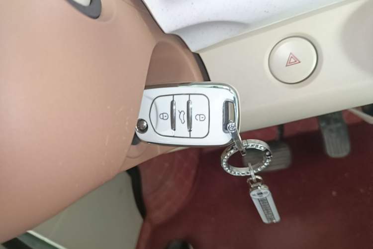 Used Wuling Hongguang MINIEV 2024 3rd Generation 215km Youth Edition Vehicle Key