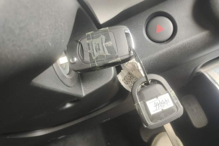 Used Wuling Hongguang MINIEV 2024 3rd Generation 215km Youth Edition Vehicle Key