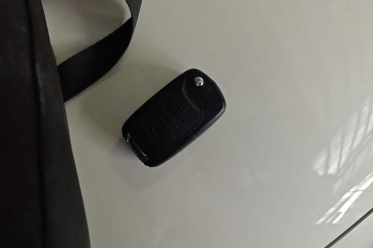 Used Wuling Hongguang MINIEV 2024 3rd Generation 215km Youth Edition Vehicle Key