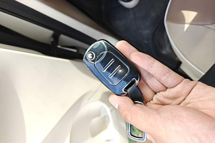 Used Wuling Hongguang MINIEV 2024 3rd Generation 215km Youth Edition Vehicle Key
