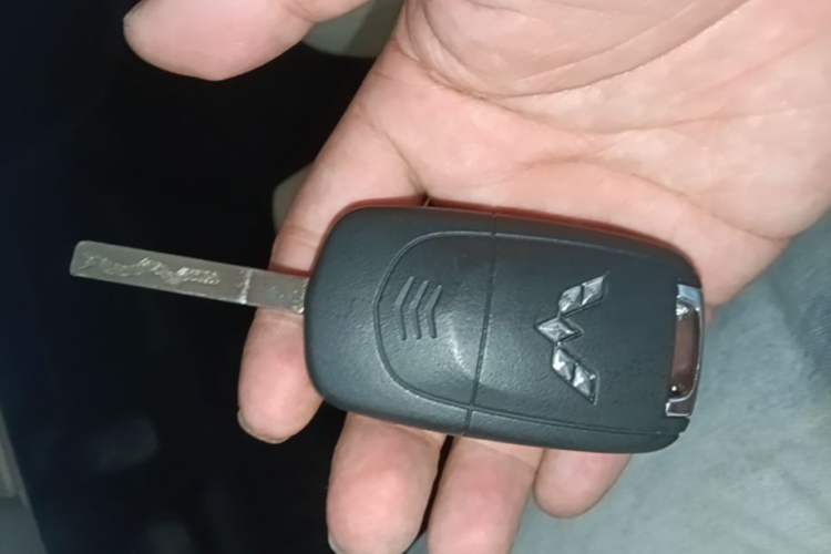 Used Wuling Hongguang MINIEV 2024 3rd Generation 215km Youth Edition Vehicle Key