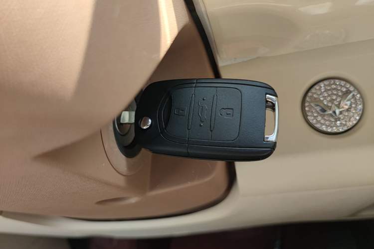 Used Wuling Hongguang MINIEV 2024 3rd Generation 215km Youth Edition Vehicle Key