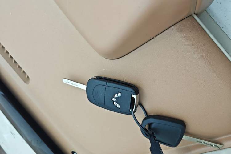Used Wuling Hongguang MINIEV 2024 3rd Generation 215km Youth Edition Vehicle Key