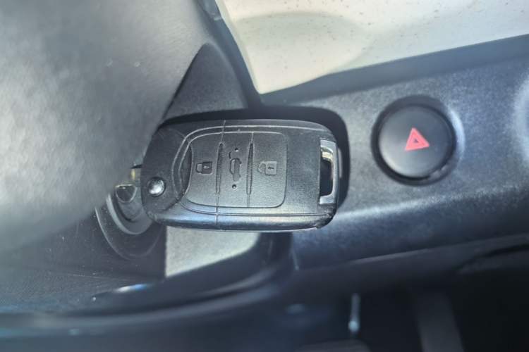 Used Wuling Hongguang MINIEV 2024 3rd Generation 215km Youth Edition Vehicle Key