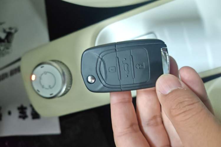 Used Wuling Hongguang MINIEV 2024 3rd Generation 215km Youth Edition Vehicle Key