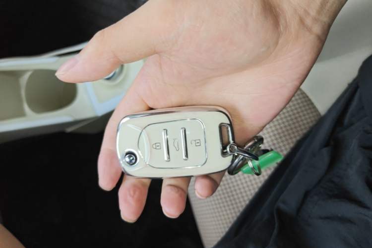 Used Wuling Hongguang MINIEV 2024 3rd Generation 215km Youth Edition Vehicle Key