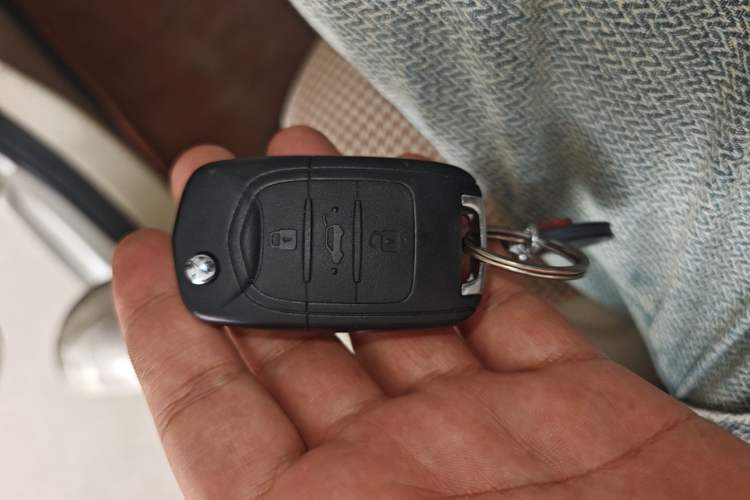 Used Wuling Hongguang MINIEV 2024 3rd Generation 215km Youth Edition Vehicle Key