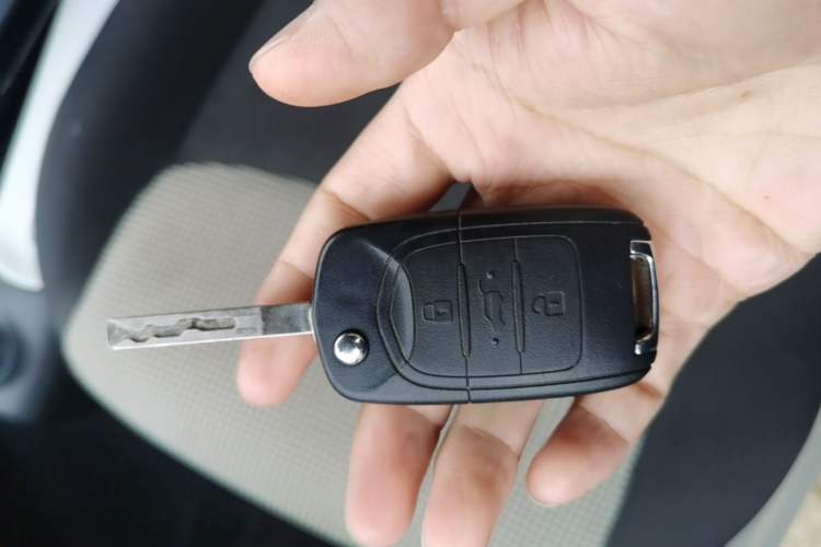 Used Wuling Hongguang MINIEV 2024 3rd Generation 215km Youth Edition Vehicle Key