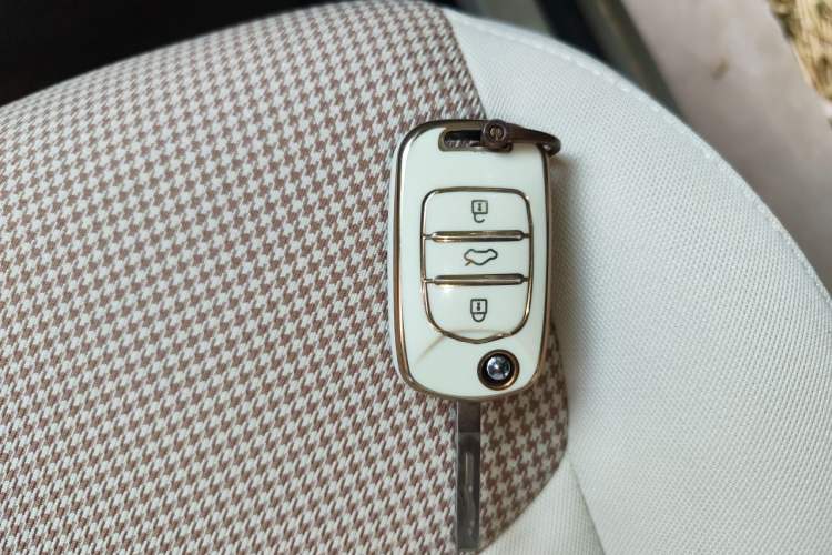 Used Wuling Hongguang MINIEV 2024 3rd Generation 215km Youth Edition Vehicle Key
