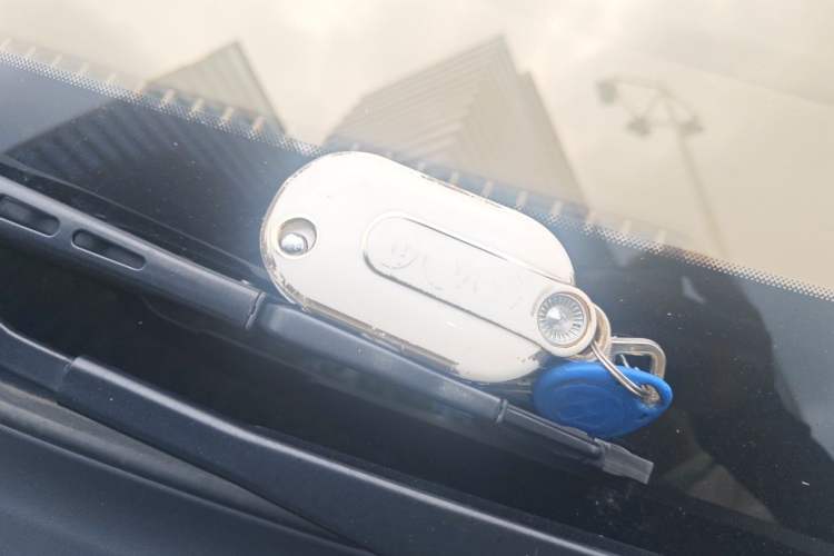 Used Wuling Hongguang MINIEV 2024 3rd Generation 215km Advanced Version Vehicle Key