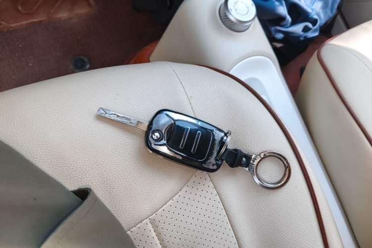Used Wuling Hongguang MINIEV 2024 3rd Generation 215km Youth Edition Vehicle Key