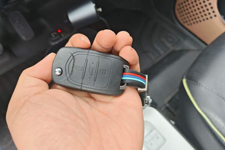 Used Wuling Hongguang MINIEV 2024 3rd Generation 215km Youth Edition Vehicle Key