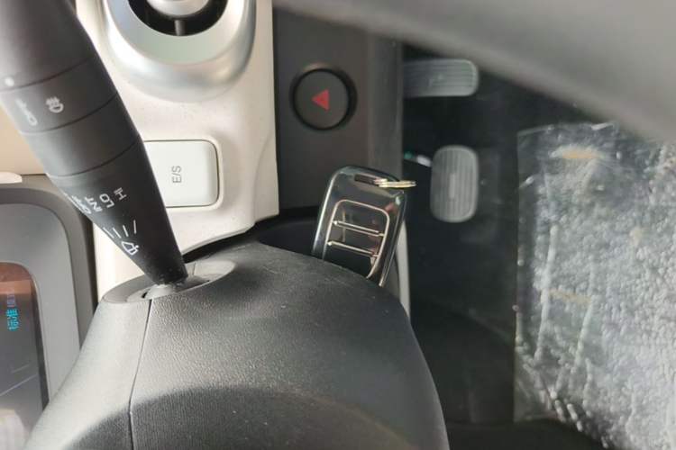 Used Wuling Hongguang MINIEV 2024 3rd Generation 215km Youth Edition Vehicle Key