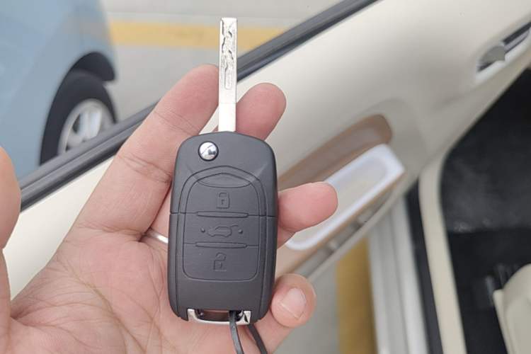 Used Wuling Hongguang MINIEV 2024 3rd Generation 215km Youth Edition Vehicle Key