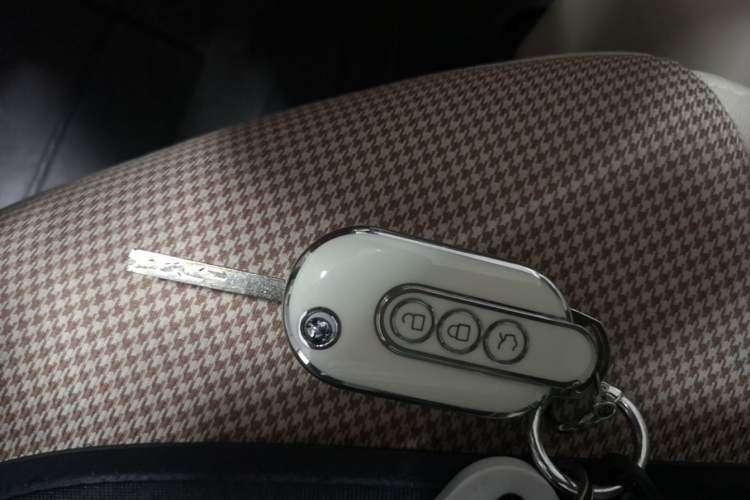 Used Wuling Hongguang MINIEV 2024 3rd Generation 215km Advanced Version Vehicle Key