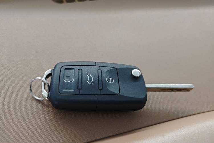 Used Wuling Hongguang MINIEV 2024 3rd Generation 215km Youth Edition Vehicle Key