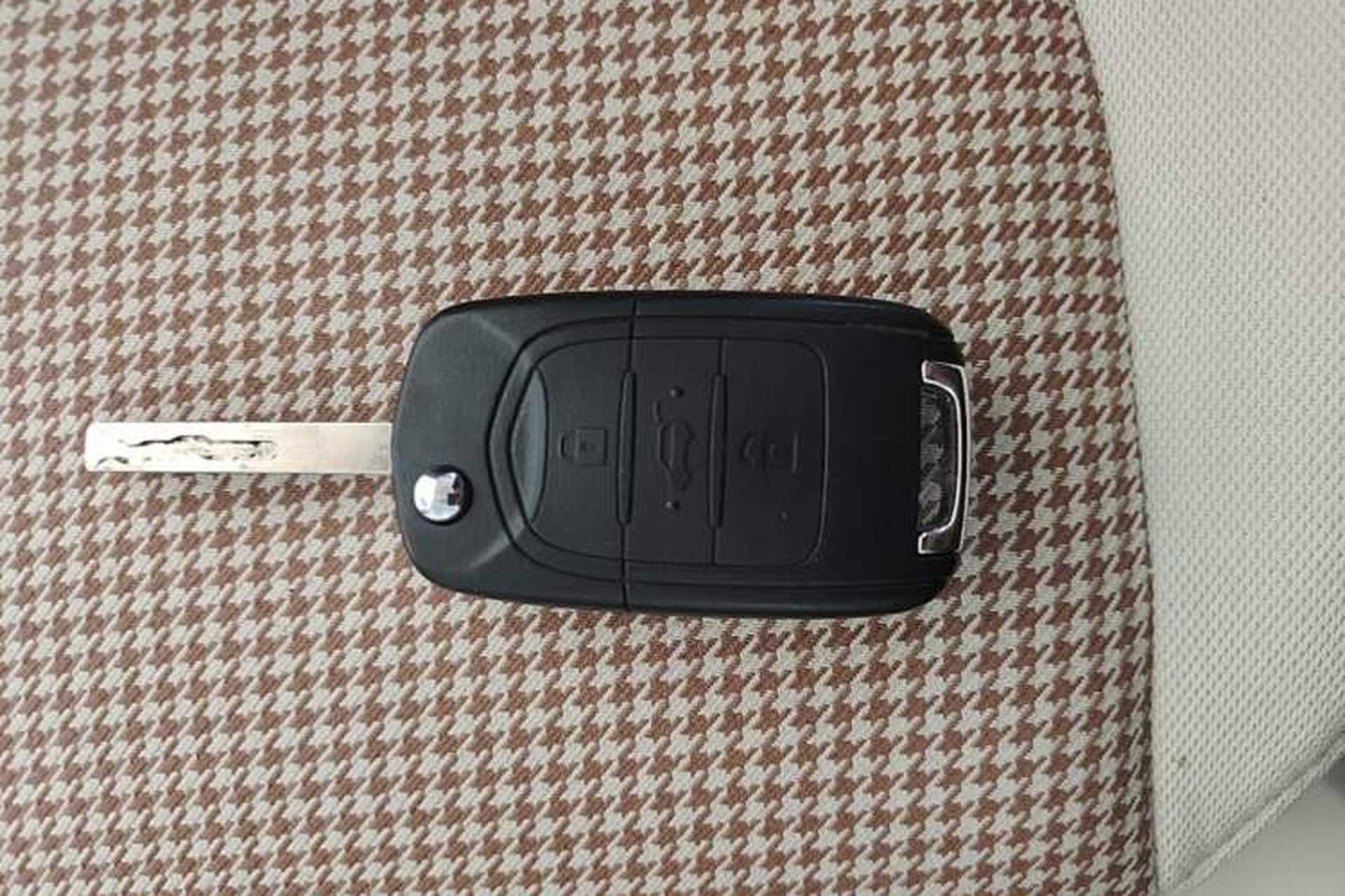 Used Wuling Hongguang MINIEV 2024 3rd Generation 215km Youth Edition Vehicle Key