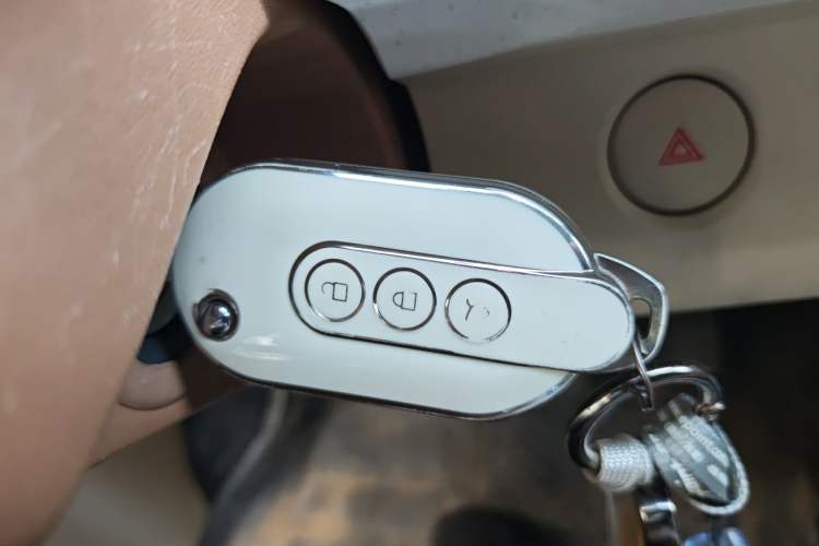 Used Wuling Hongguang MINIEV 2024 3rd Generation 215km Advanced Version Vehicle Key