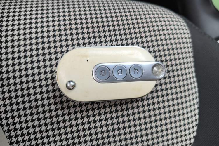 Used Wuling Hongguang MINIEV 2024 3rd Generation 215km Advanced Version Vehicle Key