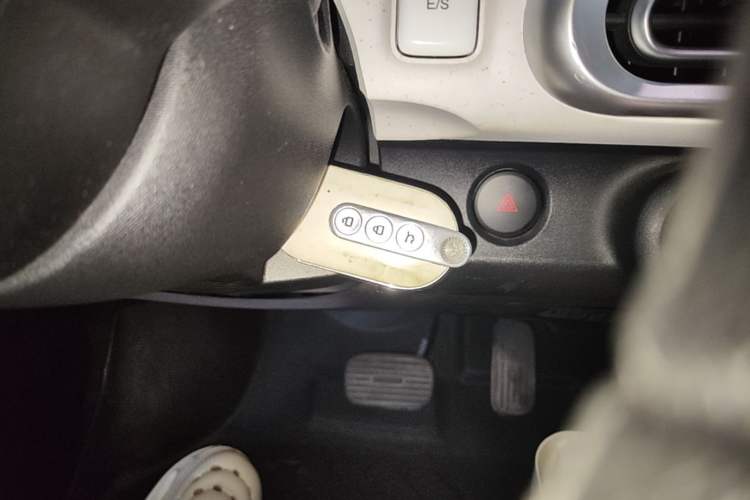Used Wuling Hongguang MINIEV 2024 3rd Generation 215km Advanced Version Vehicle Key