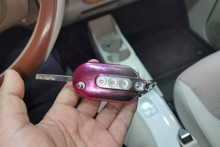 Used Wuling Hongguang MINIEV 2024 3rd Generation 215km Advanced Version Vehicle Key