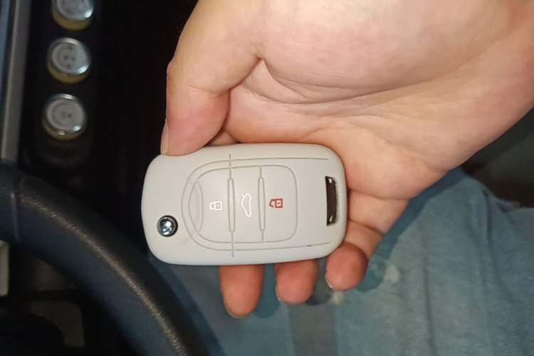 Used Wuling Hongguang MINIEV 2024 3rd Generation 215km Youth Edition Vehicle Key