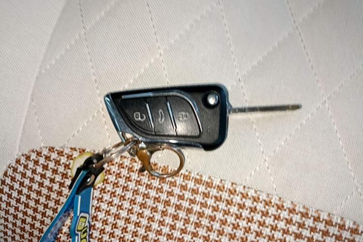Used Wuling Hongguang MINIEV 2024 3rd Generation 215km Youth Edition Vehicle Key
