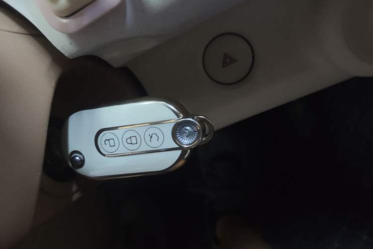 Used Wuling Hongguang MINIEV 2024 3rd Generation 215km Advanced Version Vehicle Key