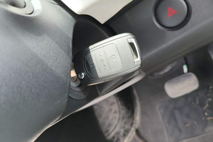 Used Wuling Hongguang MINIEV 2024 3rd Generation 215km Youth Edition Vehicle Key