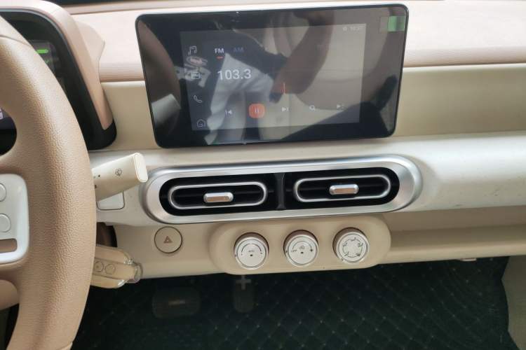 Used Wuling Hongguang MINIEV 2024 3rd Generation 215km Advanced Version Audio And AC Panel