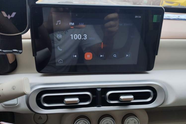 Used Wuling Hongguang MINIEV 2024 3rd Generation 215km Advanced Version Audio And AC Panel