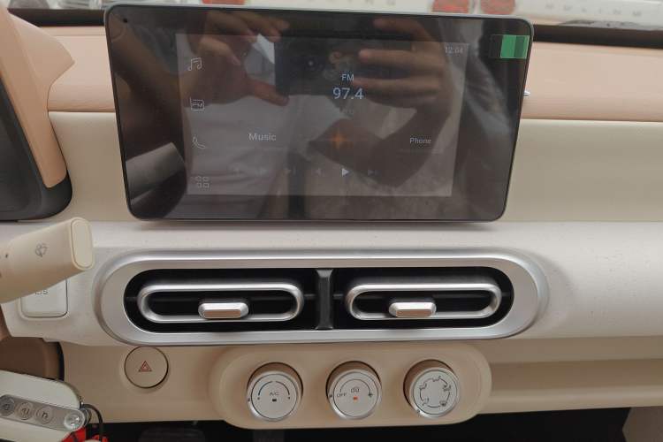 Used Wuling Hongguang MINIEV 2024 3rd Generation 170 km Audio And AC Panel