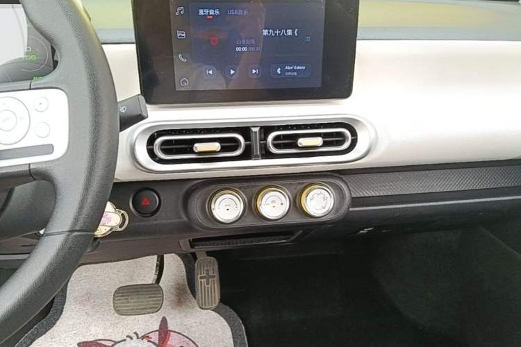 Used Wuling Hongguang MINIEV 2024 3rd Generation 215km Advanced Version Audio And AC Panel