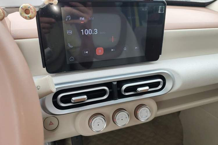 Used Wuling Hongguang MINIEV 2024 3rd Generation 215km Advanced Version Audio And AC Panel