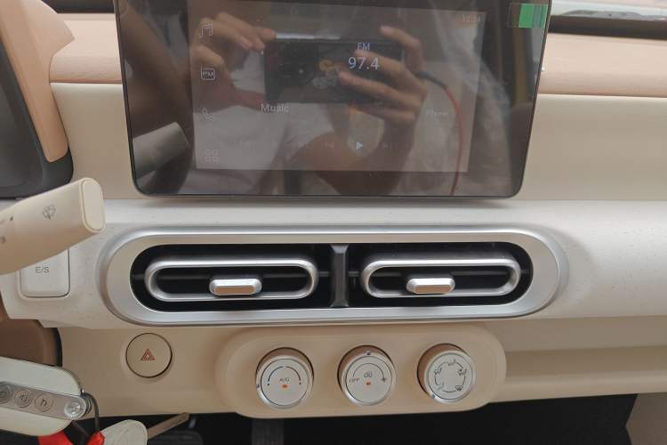Used Wuling Hongguang MINIEV 2024 3rd Generation 170 km Audio And AC Panel
