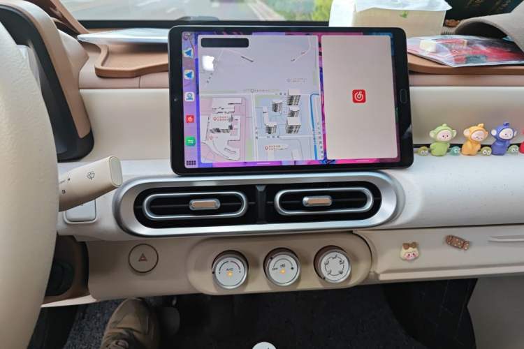 Used Wuling Hongguang MINIEV 2024 3rd Generation 215km Youth Edition Audio And AC Panel
